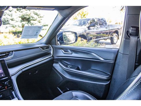 Used 2023 Jeep Grand Cherokee L Laredo AWD/4WD image 24