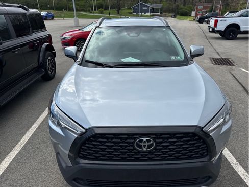 Used 2023 Toyota Corolla Cross LE image 5