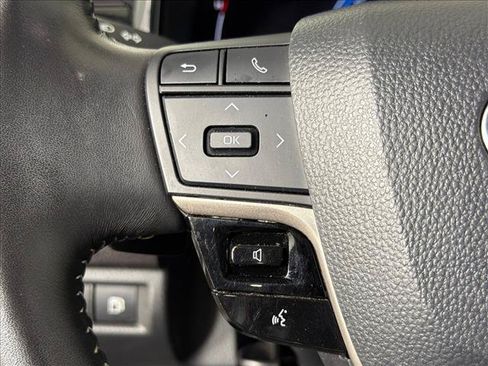 Used 2025 Toyota Camry SE FWD image 24