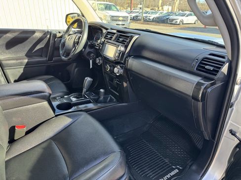 Used 2016 Toyota 4Runner Trail Premium image 5