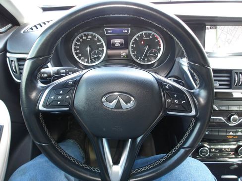 Used 2017 INFINITI QX30 Premium w/ Navigation Package AWD/4WD image 15