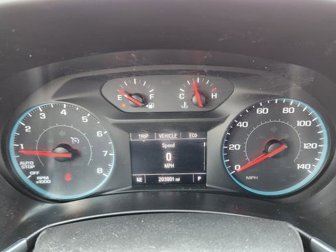 Used 2018 Chevrolet Equinox LT image 22