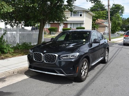 Used 2024 BMW X4 xDrive30i w/ Parking Assistance Package AWD/4WD image 2