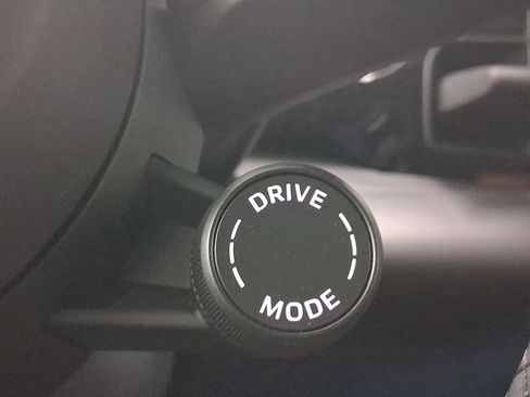 New 2025 Porsche Macan 4S Electric image 19