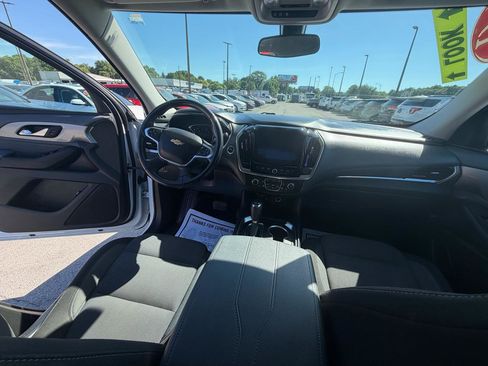 Used 2019 Chevrolet Traverse LT FWD image 19