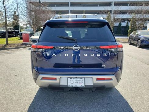 Certified 2024 Nissan Pathfinder SL w/ SL Premium Package FWD image 5