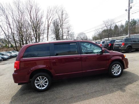 Used 2020 Dodge Grand Caravan SXT image 15