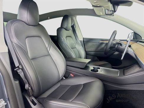 Used 2023 Tesla Model Y Long Range image 35