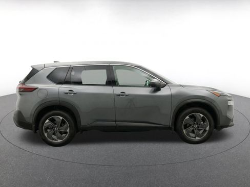 Used 2025 Nissan Rogue SV FWD image 10