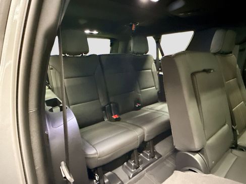 New 2026 Chevrolet Suburban High Country w/ Sun And Tow Package AWD/4WD image 32