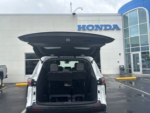Used 2022 Toyota Sienna LE FWD image 9