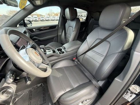 Used 2020 Porsche Cayenne S image 11