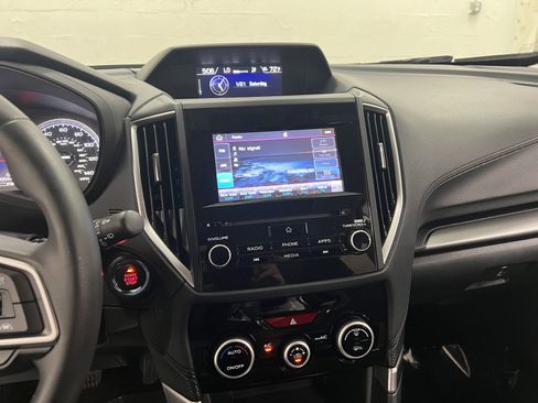 Used 2019 Subaru Forester Premium image 18