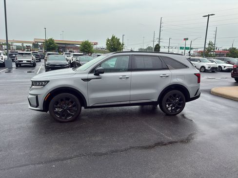 Used 2023 Kia Sorento SX AWD/4WD image 4