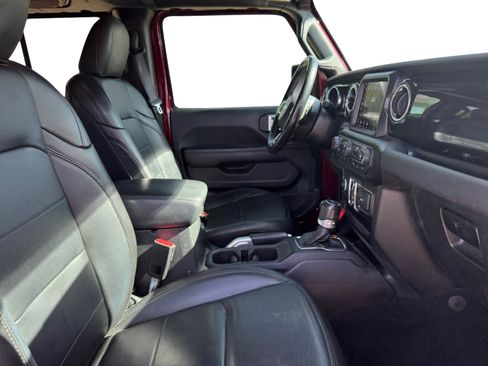 Used 2021 Jeep Wrangler Unlimited Sahara AWD/4WD image 17