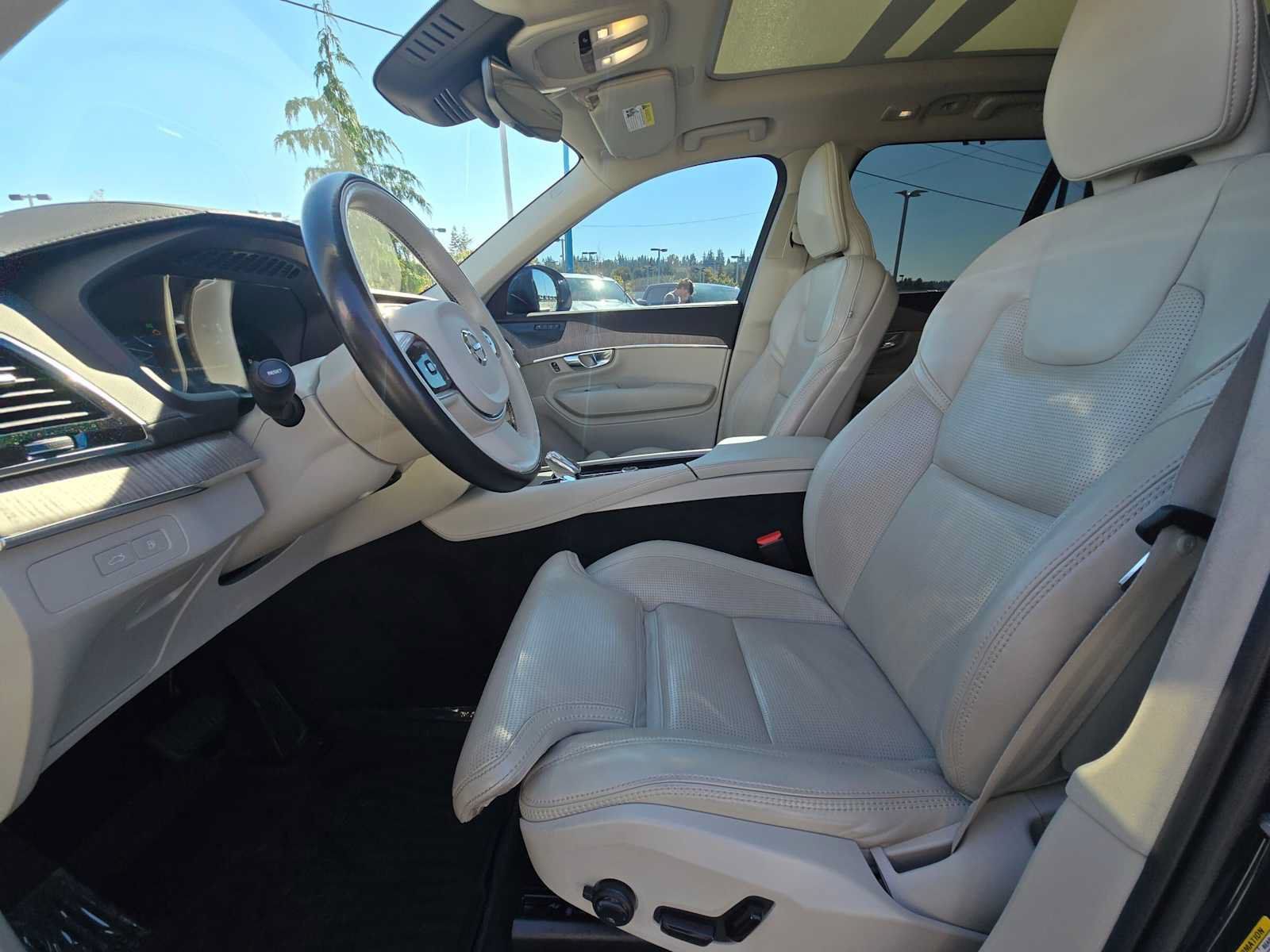 Used 2023 Volvo XC90 T8 Ultimate AWD/4WD image 21
