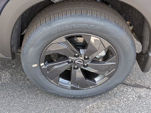 New 2026 Nissan Rogue SV w/ Cold Weather Package AWD/4WD image 13