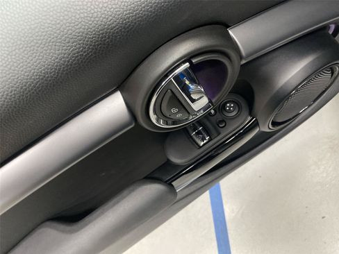 Certified 2024 MINI Cooper 2-Door Hardtop FWD image 19