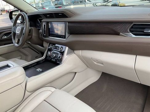 Used 2021 GMC Yukon Denali w/ Denali Premium Package image 22