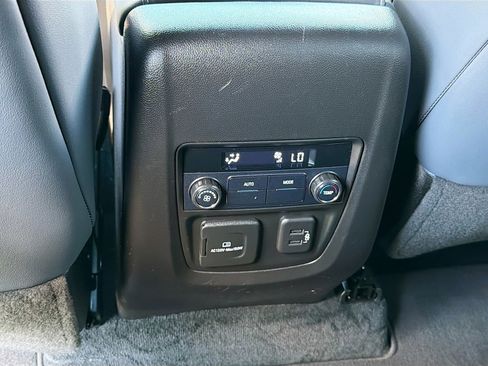 Used 2022 Buick Enclave Essence w/ Experience Buick Package AWD/4WD image 9
