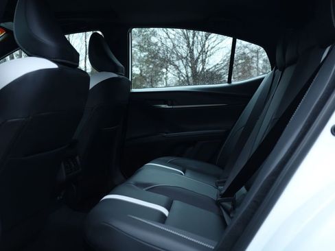 Used 2025 Toyota Camry SE image 13