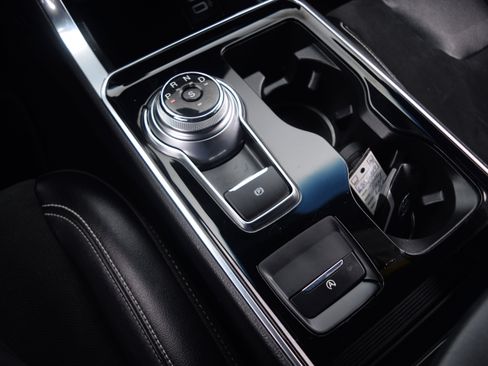 Used 2020 Ford Edge ST image 12