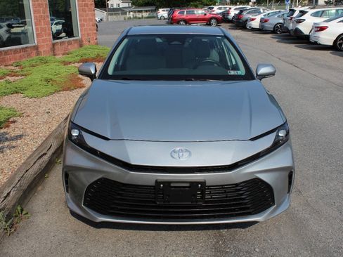 Used 2025 Toyota Camry LE w/ Convenience Package AWD/4WD image 4