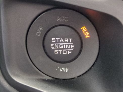 Used 2025 Jeep Wrangler Unlimited Sahara AWD/4WD image 30