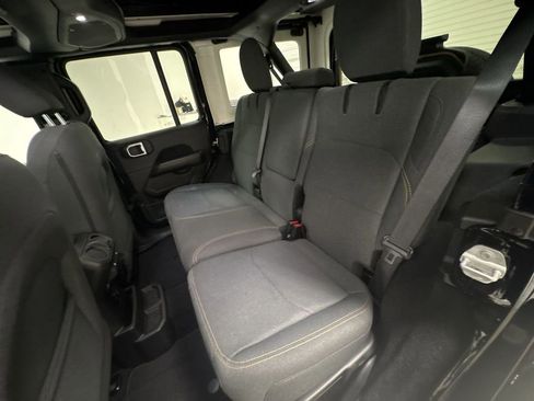Used 2025 Jeep Wrangler Unlimited Sahara w/ Safety Group AWD/4WD image 26