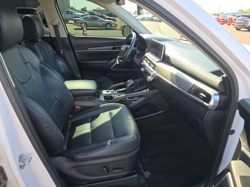 Used 2022 Kia Telluride EX w/ EX Premium Package FWD image 6