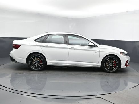 Used 2025 Volkswagen Jetta GLI Autobahn FWD image 3