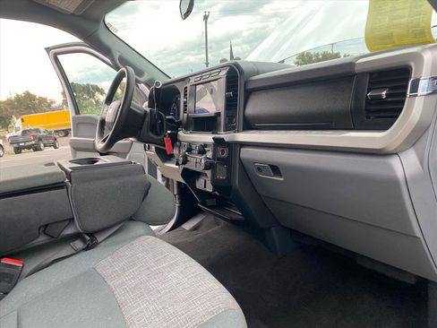 Used 2024 Ford F250 XLT image 40