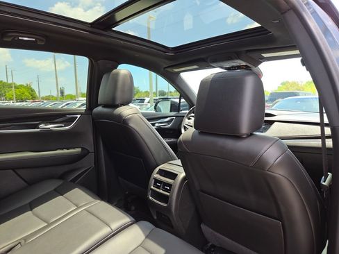 Used 2021 Cadillac XT5 Premium Luxury FWD image 17