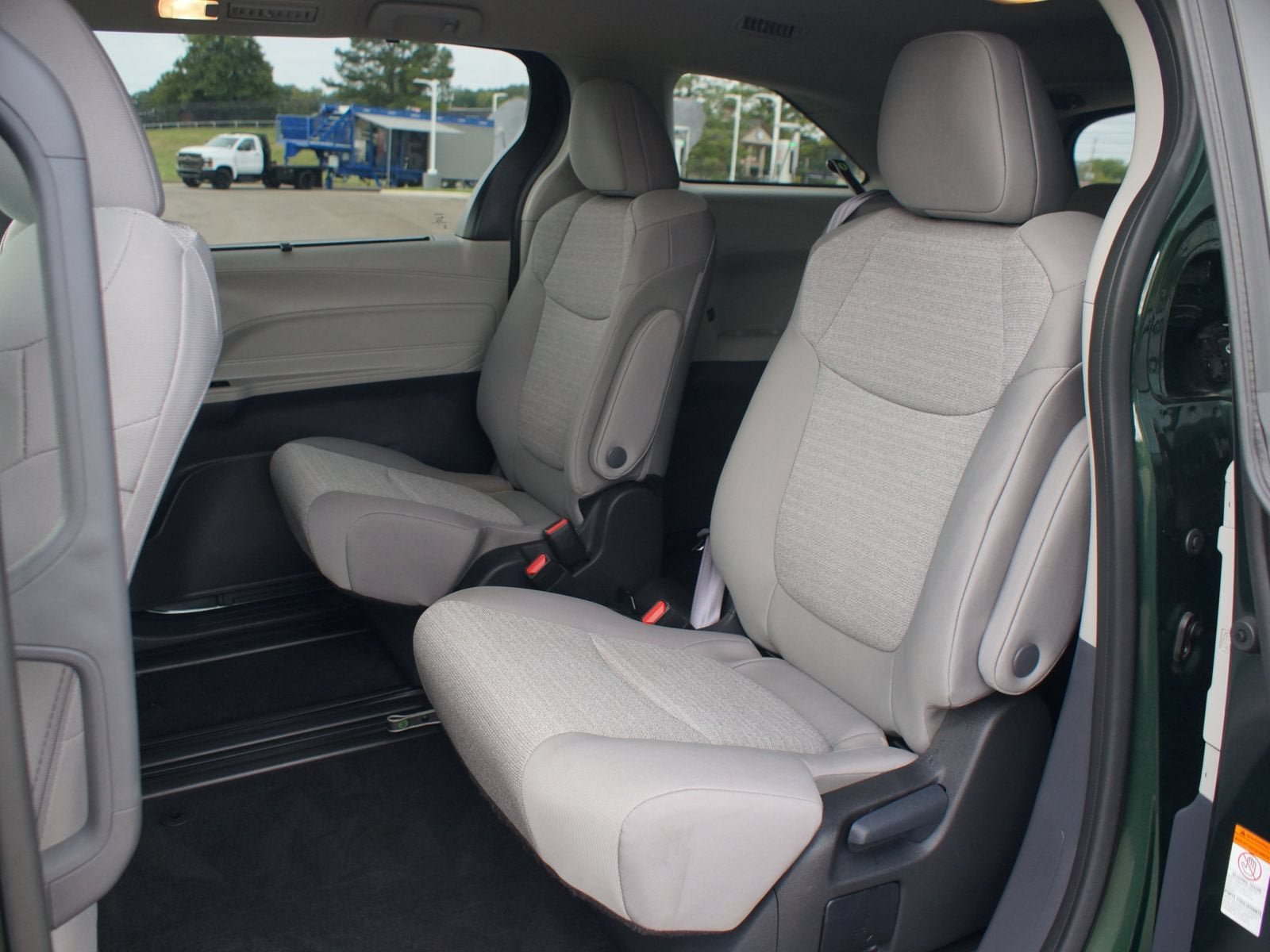 Used 2024 Toyota Sienna LE FWD image 14
