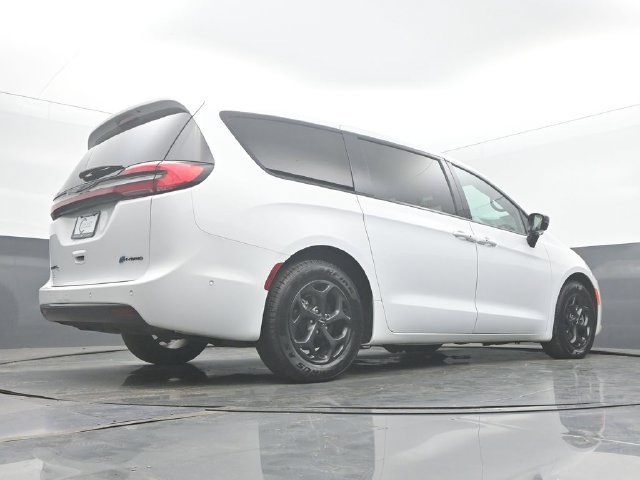 Used 2024 Chrysler Pacifica Limited FWD image 51