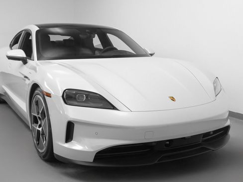 New 2025 Porsche Taycan image 9