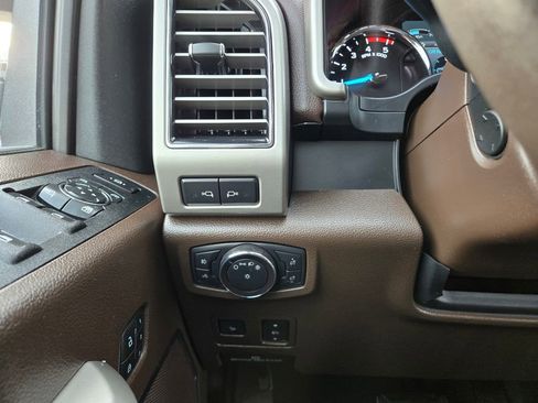 Used 2019 Ford F250 King Ranch w/ Snow Plow Prep Package image 24