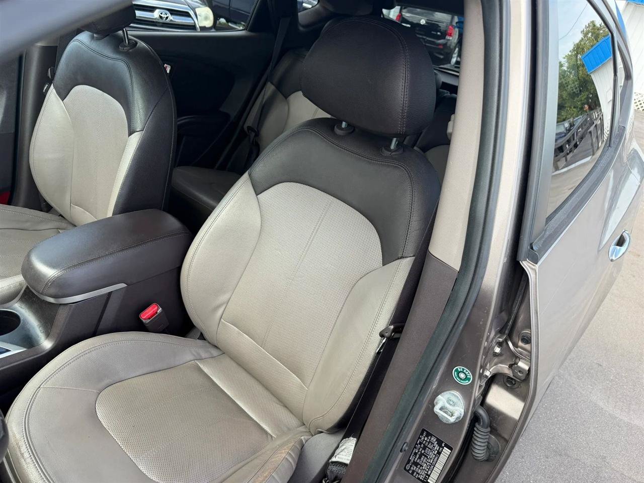Used 2013 Hyundai Tucson Limited FWD image 24