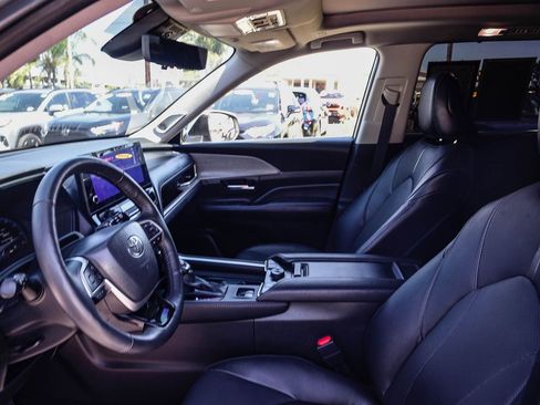 Certified 2024 Toyota Grand Highlander Platinum image 20