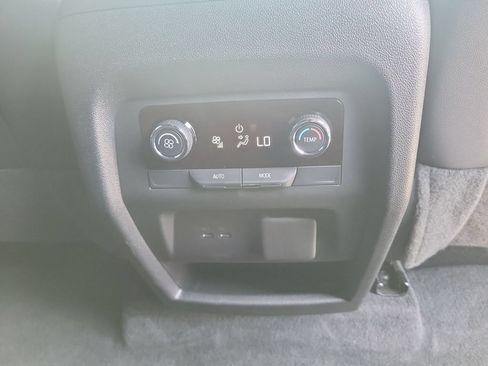 Certified 2024 Chevrolet Traverse Z71 AWD/4WD image 21