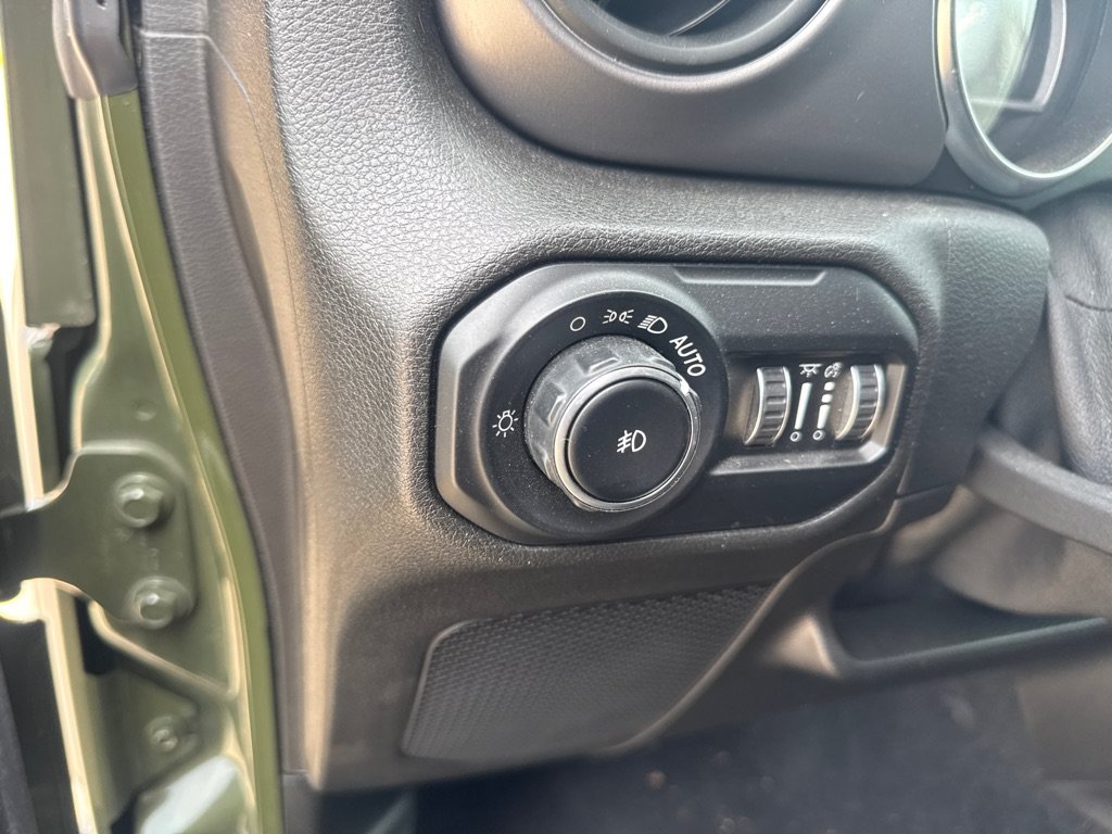Used 2021 Jeep Wrangler Unlimited Sport AWD/4WD image 16