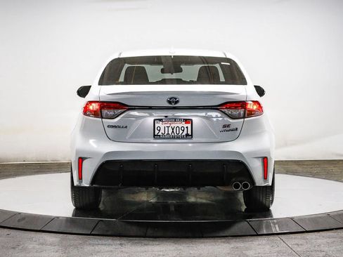 Certified 2024 Toyota Corolla SE FWD image 3