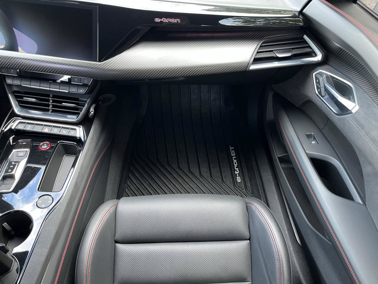 Used 2022 Audi RS e-tron GT w/ Year 1 Package AWD/4WD image 21