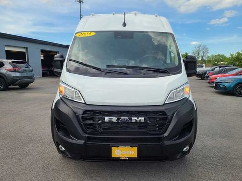 Used 2025 RAM ProMaster 2500 w/ Convenience Group FWD image 3