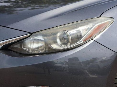 Used 2016 MAZDA MAZDA3 i Touring FWD image 10