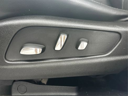 Used 2017 Cadillac XT5 Premium Luxury image 25