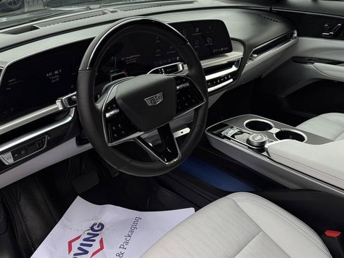 Used 2024 Cadillac Lyriq Sport RWD image 29