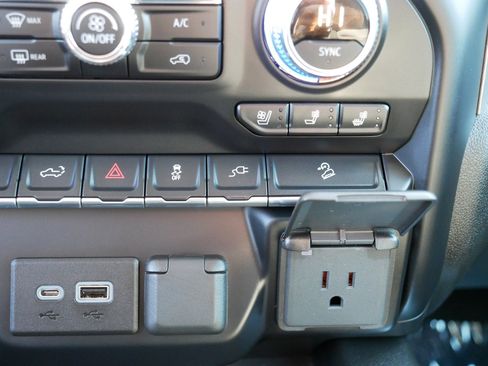 Used 2020 GMC Sierra 3500 Denali w/ Denali Ultimate Package image 32