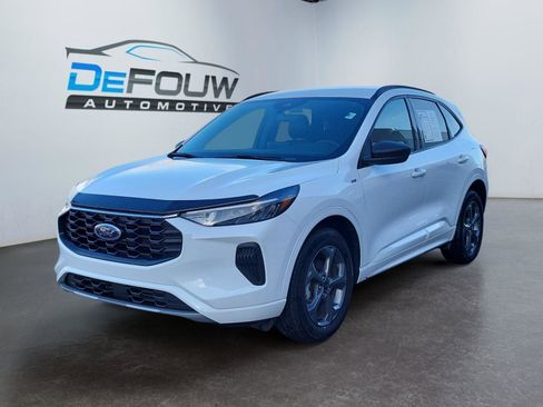 Used 2023 Ford Escape ST-Line image 7