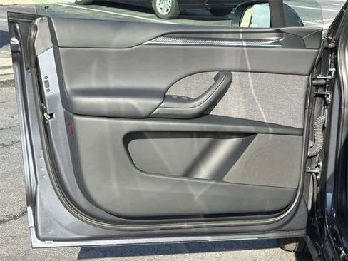 Used 2022 Tesla Model X Plaid image 24